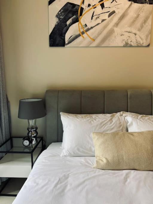 Vera Residences By Damac I 1Br Luxury Aparthotel ドバイ エクステリア 写真