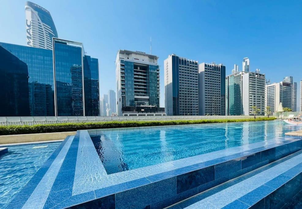 Vera Residences By Damac I 1Br Luxury Aparthotel ドバイ エクステリア 写真