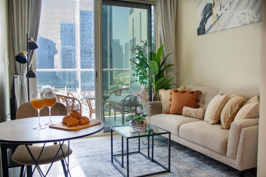 Vera Residences By Damac I 1Br Luxury Aparthotel ドバイ エクステリア 写真